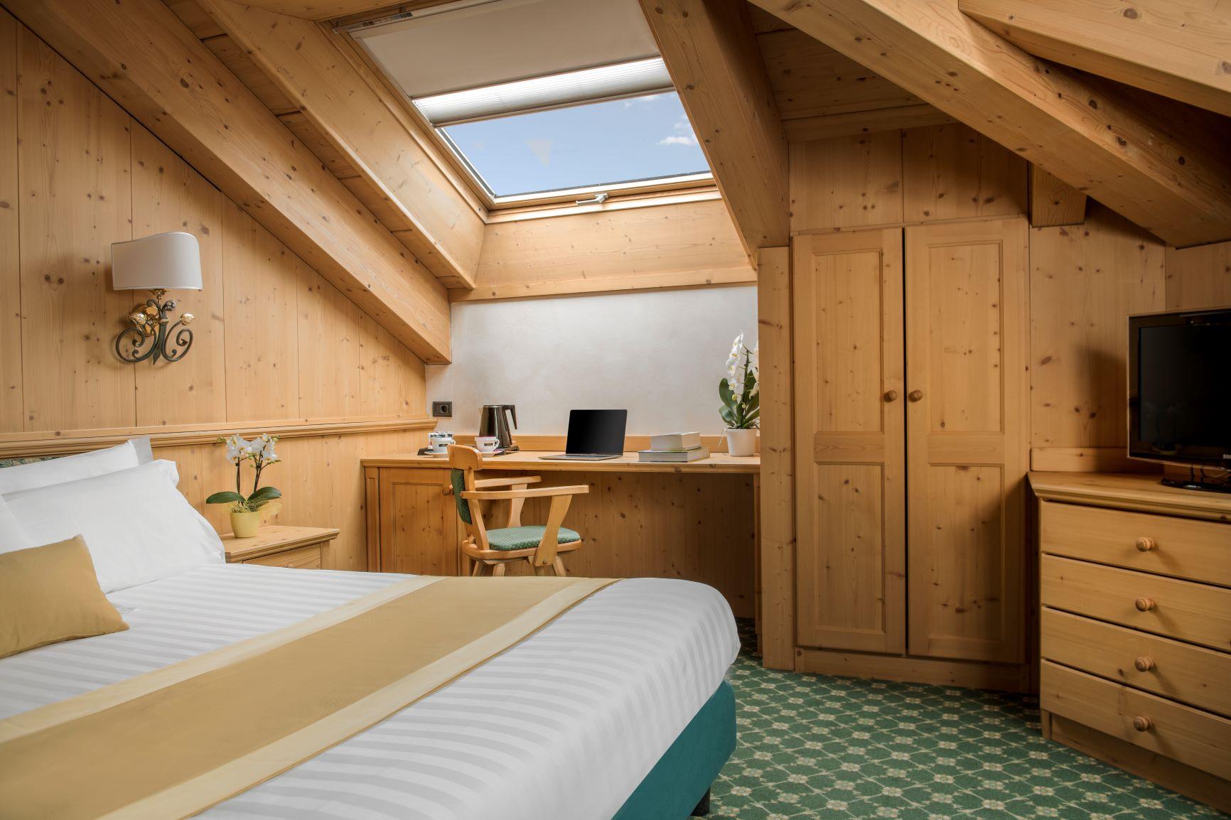 Hotel Cristallo 4*